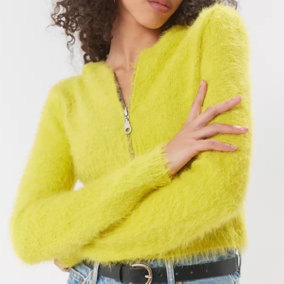The Ragged Priest Sweaters - The Ragged Priest Eyelash Cropped Hoodie Sweater